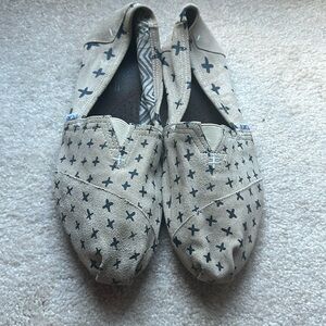 Toms Suede Cross Flats